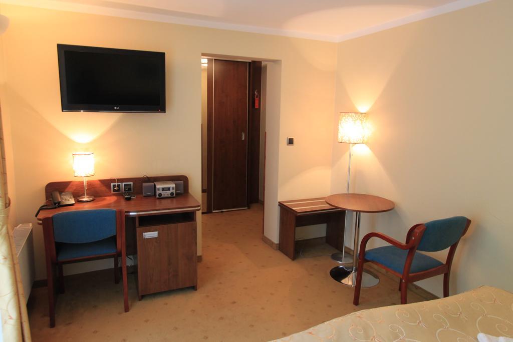 Hotel Willa Pod Skrzydlami Międzybrodzie Bialskie Exterior foto